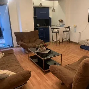 https://old-tbilisi-art-home-sleeps-6.alltbilisihotels.com